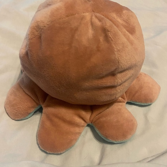 Tan and Green Kawaii Reversible Plush Toy - Picture 4 of 4